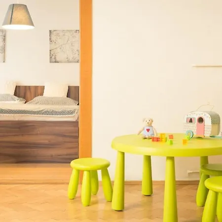 Flat Near The Castle 德辛